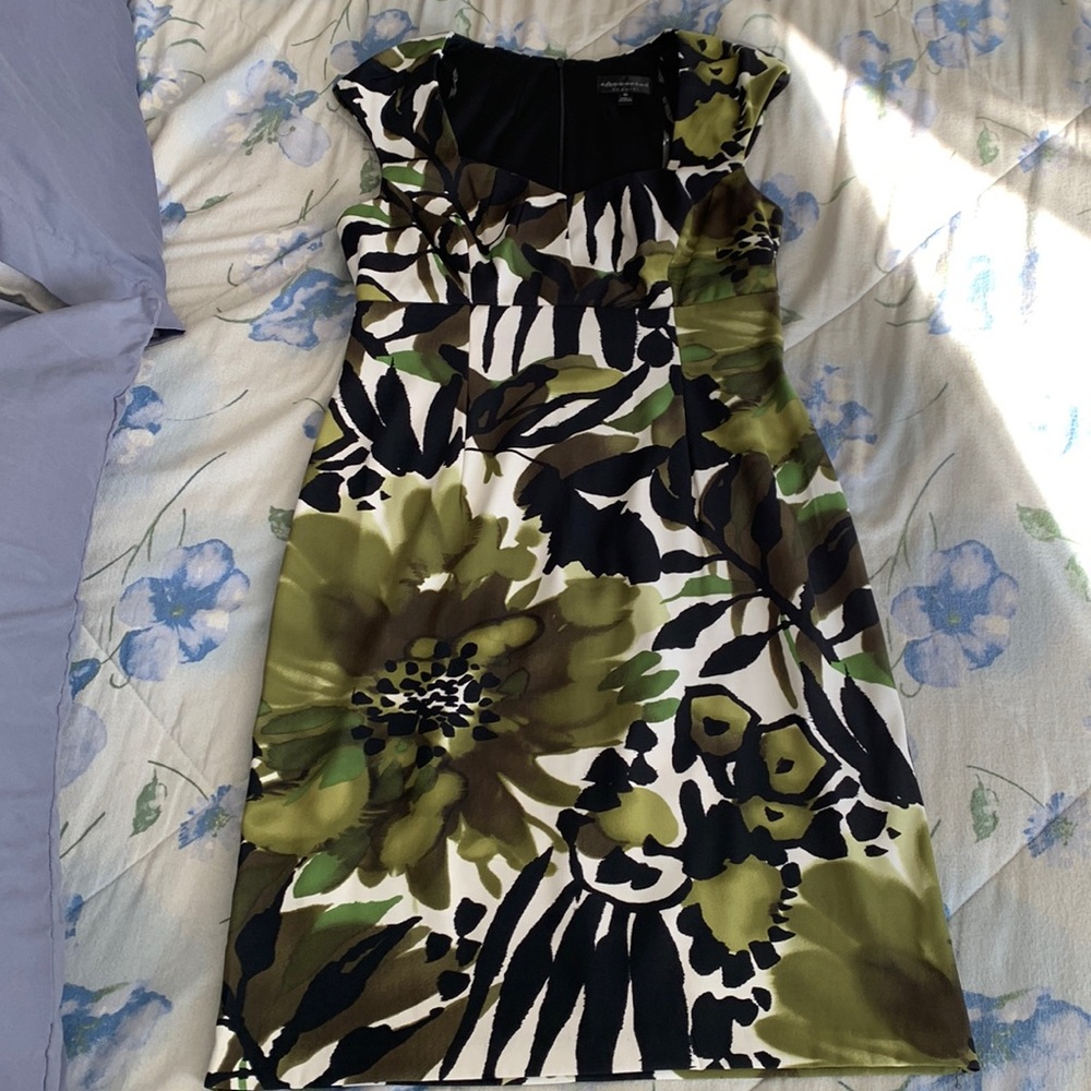 BEAUTIFUL GREEN FLOWER DRESS
